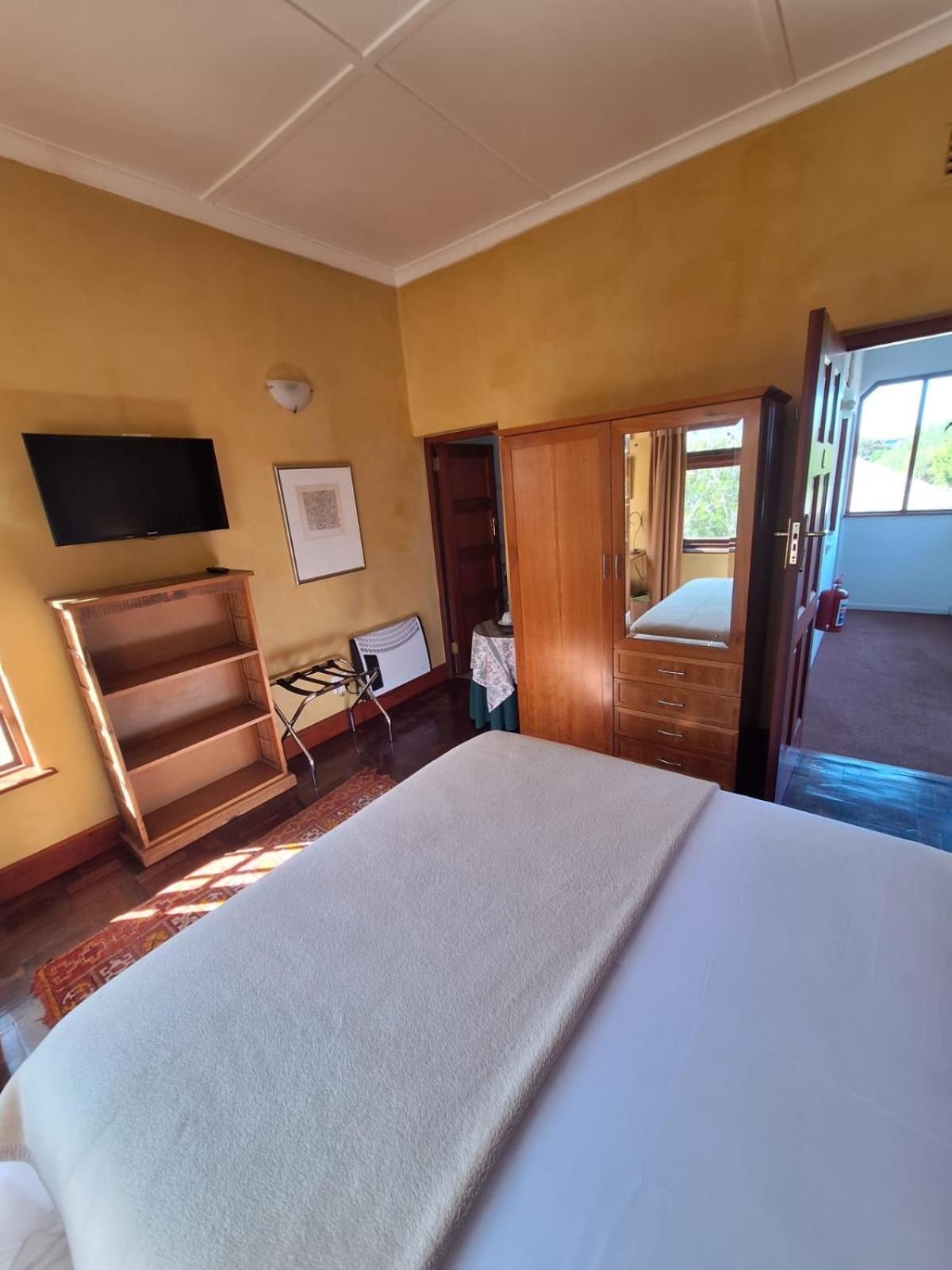 Clarence House Bed & Breakfast 2*
